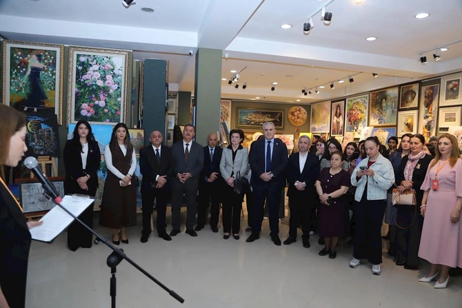 “Memarlıqda əbədiləşən lider” sərgisi keçirilib — FOTOLAR “Memarlıqda əbədiləşən lider” sərgisi keçirilib — FOTOLAR