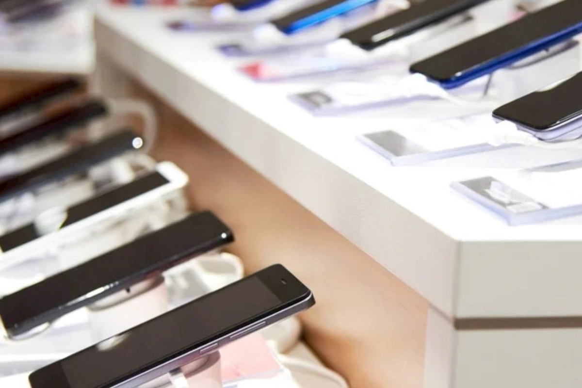 Telefon xarab çıxanda alıcı nə edə bilər?