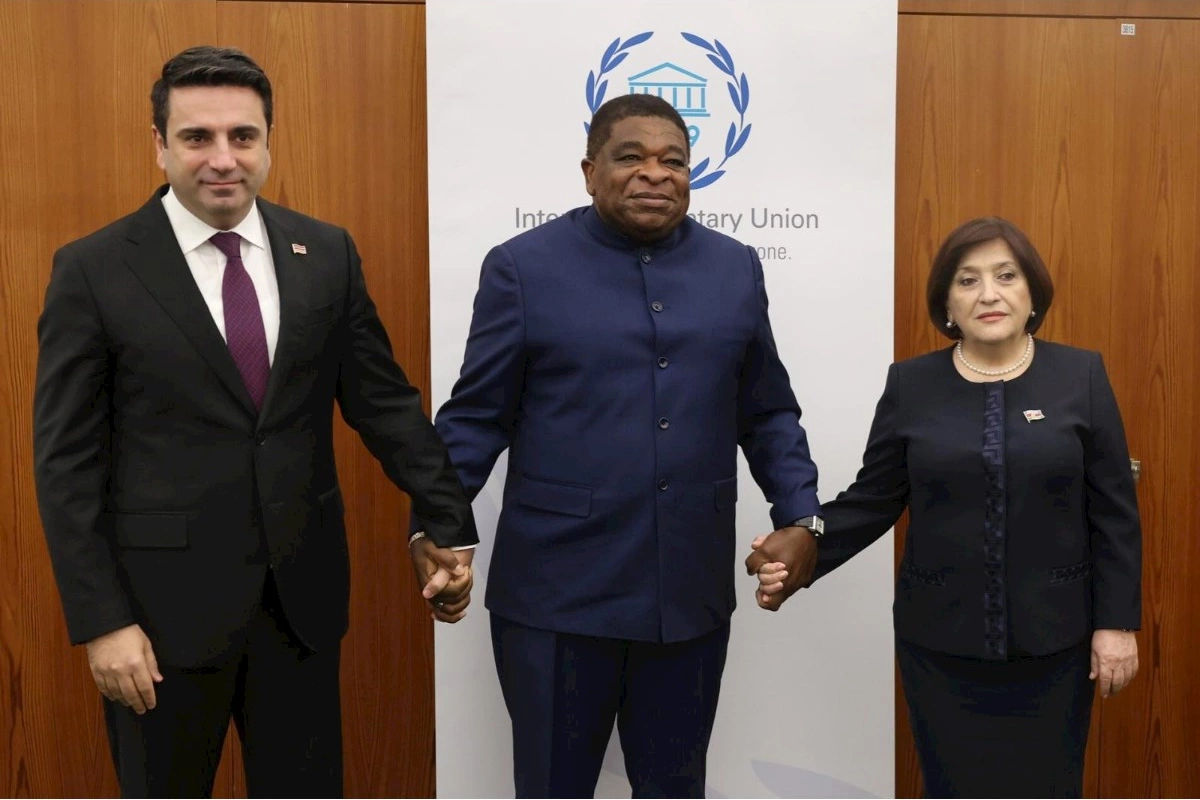 Simonyan Sahibə Qafarovanı Ermənistana dəvət etdi