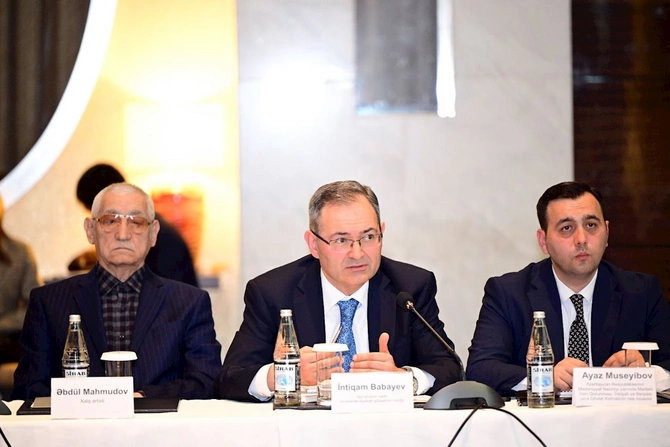 İncəsənət sahəsinin kompleks inkişafı ilə bağlı müzakirə aparılıb — FOTOLAR