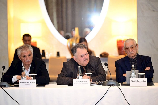 İncəsənət sahəsinin kompleks inkişafı ilə bağlı müzakirə aparılıb — FOTOLAR