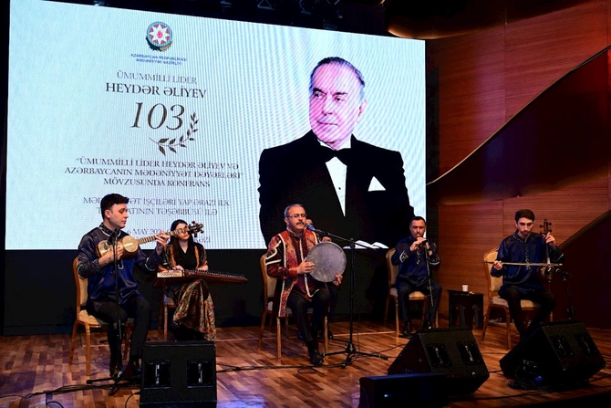 “Ümummilli Lider Heydər Əliyev və Azərbaycanın mədəniyyət dəyərləri” mövzusunda konfrans keçirilib — FOTOLAR “Ümummilli Lider Heydər Əliyev və Azərbaycanın mədəniyyət dəyərləri” mövzusunda konfrans keçirilib — FOTOLAR