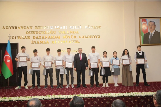 Salyanda Heydər Əliyevin anadan olmasının 103-cü ildönümü münasibətilə tədbir keçirildi — FOTOLAR Salyanda Heydər Əliyevin anadan olmasının 103-cü ildönümü münasibətilə tədbir keçirildi — FOTOLAR