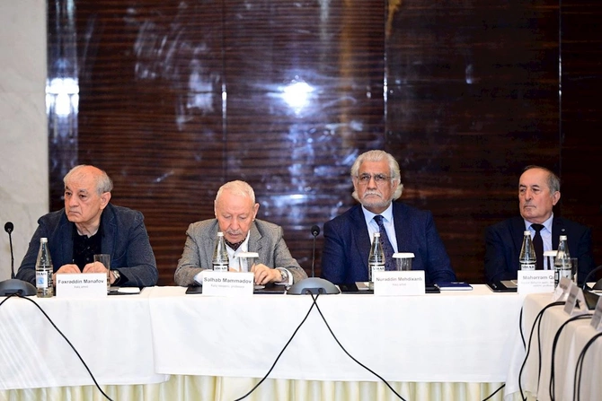 İncəsənət sahəsinin kompleks inkişafı ilə bağlı müzakirə aparılıb — FOTOLAR