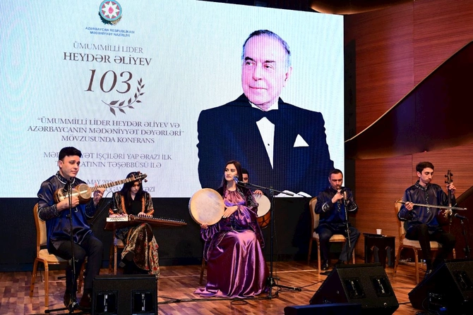 “Ümummilli Lider Heydər Əliyev və Azərbaycanın mədəniyyət dəyərləri” mövzusunda konfrans keçirilib — FOTOLAR “Ümummilli Lider Heydər Əliyev və Azərbaycanın mədəniyyət dəyərləri” mövzusunda konfrans keçirilib — FOTOLAR