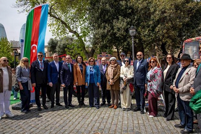 Baku Steel Company Xalça Festivalında polad sənətini təqdim etdi — FOTOLAR