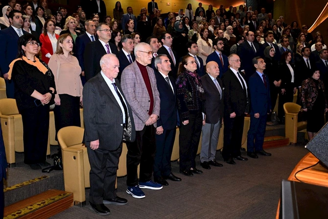 “Ümummilli Lider Heydər Əliyev və Azərbaycanın mədəniyyət dəyərləri” mövzusunda konfrans keçirilib — FOTOLAR “Ümummilli Lider Heydər Əliyev və Azərbaycanın mədəniyyət dəyərləri” mövzusunda konfrans keçirilib — FOTOLAR
