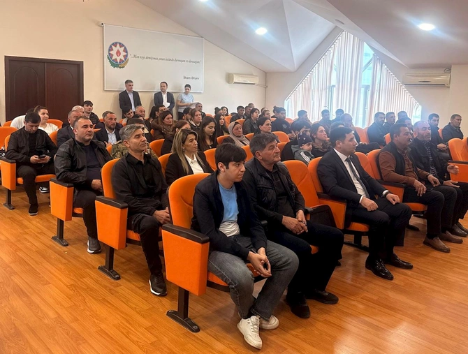 Xocavənd şəhəri və Qırmızı Bazar qəsəbəsi sakinləri mina təhlükəsi ilə bağlı maarifləndirilib — FOTOLAR Xocavənd şəhəri və Qırmızı Bazar qəsəbəsi sakinləri mina təhlükəsi ilə bağlı maarifləndirilib — FOTOLAR