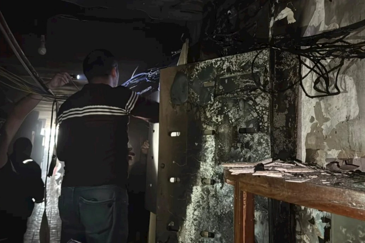 Yataqxanada yanğın olub, 12 nəfər təxliyə edilib