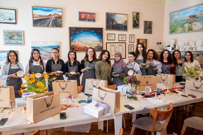 “Azərlotereya” jurnalistlər üçün “Kintsugi” transformasiya təlimi təşkil edib — FOTOLAR “Azərlotereya” jurnalistlər üçün “Kintsugi” transformasiya təlimi təşkil edib — FOTOLAR
