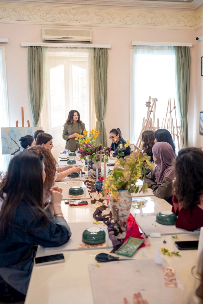 “Azərlotereya” jurnalistlər üçün “Kintsugi” transformasiya təlimi təşkil edib — FOTOLAR “Azərlotereya” jurnalistlər üçün “Kintsugi” transformasiya təlimi təşkil edib — FOTOLAR