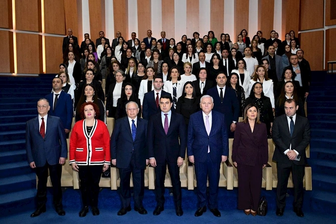 Şəkidə “Ümummilli Lider Heydər Əliyev və Azərbaycanın mədəniyyət dəyərləri” mövzusunda tədbir keçirildi — FOTOLAR Şəkidə “Ümummilli Lider Heydər Əliyev və Azərbaycanın mədəniyyət dəyərləri” mövzusunda tədbir keçirildi — FOTOLAR