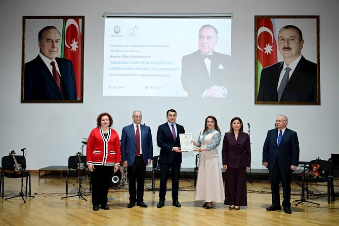 Şəkidə “Ümummilli Lider Heydər Əliyev və Azərbaycanın mədəniyyət dəyərləri” mövzusunda tədbir keçirildi — FOTOLAR Şəkidə “Ümummilli Lider Heydər Əliyev və Azərbaycanın mədəniyyət dəyərləri” mövzusunda tədbir keçirildi — FOTOLAR