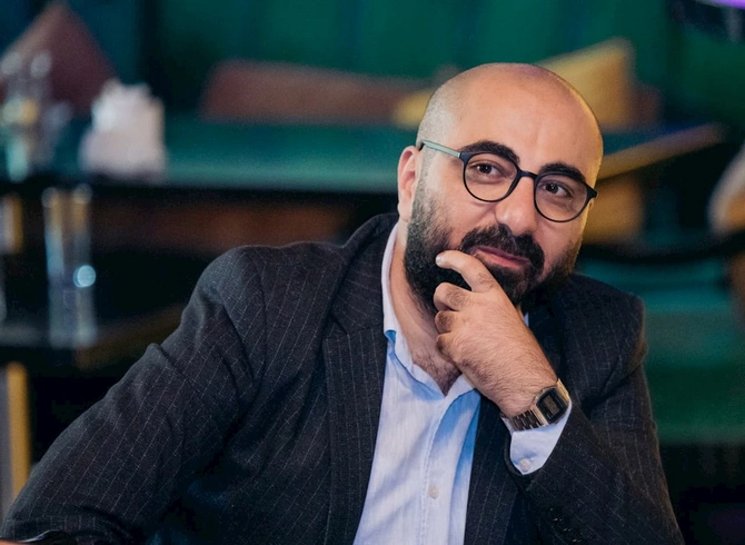 Sosial şəbəkələrdəki saxta və “ideal” həyat gənclərdə özgüvənsizlik yaradır