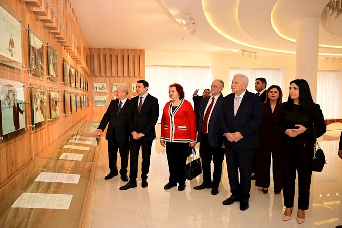 Şəkidə “Ümummilli Lider Heydər Əliyev və Azərbaycanın mədəniyyət dəyərləri” mövzusunda tədbir keçirildi — FOTOLAR Şəkidə “Ümummilli Lider Heydər Əliyev və Azərbaycanın mədəniyyət dəyərləri” mövzusunda tədbir keçirildi — FOTOLAR