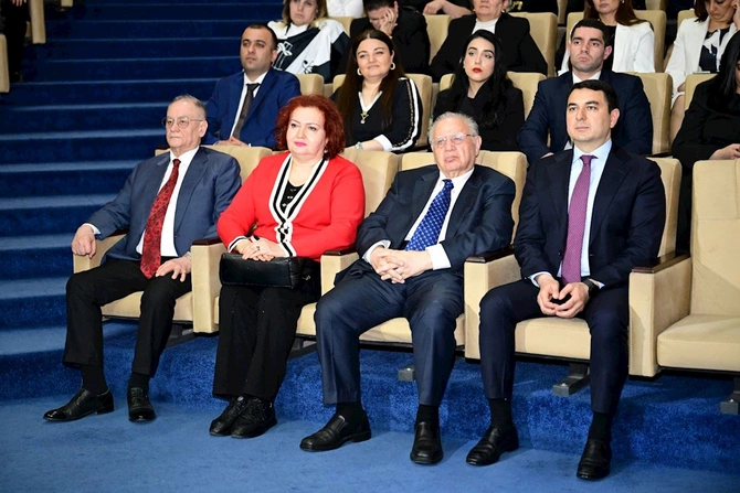 Şəkidə “Ümummilli Lider Heydər Əliyev və Azərbaycanın mədəniyyət dəyərləri” mövzusunda tədbir keçirildi — FOTOLAR Şəkidə “Ümummilli Lider Heydər Əliyev və Azərbaycanın mədəniyyət dəyərləri” mövzusunda tədbir keçirildi — FOTOLAR