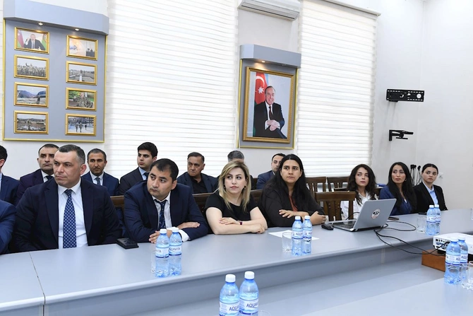 Qaçqınların və Məcburi Köçkünlərin İşləri üzrə Dövlət Komitəsində ulu öndər anıldı — FOTOLAR