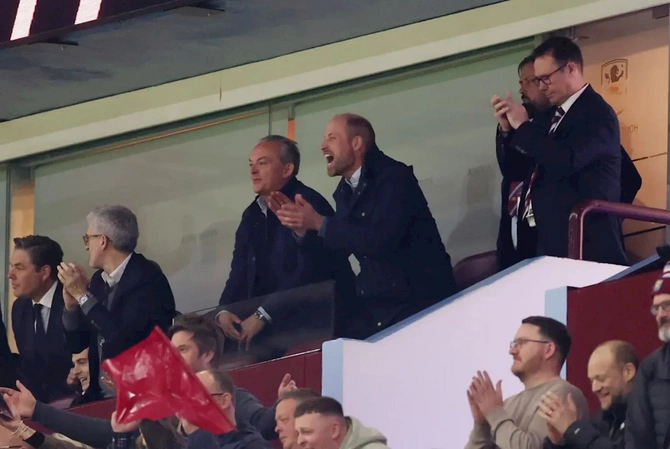 Şahzadənin futboldakı emosional anları diqqət çəkdi — FOTO Şahzadənin futboldakı emosional anları diqqət çəkdi — FOTO