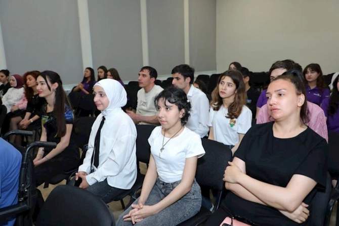 YAP Səbail Rayon Təşkilatının təşəbbüsü ilə Ümummilli Liderin 103-cü ildönümünə həsr olunmuş tədbir keçirildi — FOTOLAR YAP Səbail Rayon Təşkilatının təşəbbüsü ilə Ümummilli Liderin 103-cü ildönümünə həsr olunmuş tədbir keçirildi — FOTOLAR
