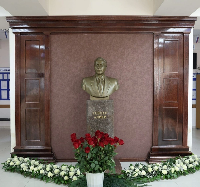 Ümummilli Liderin anadan olmasının 103-cü ildönümü Həştərxanda qeyd edildi — FOTOLAR