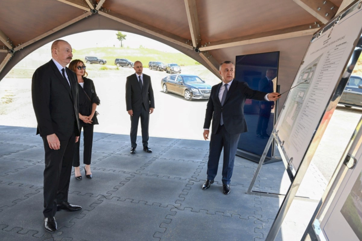 Prezident və birinci xanım Cəbrayıl Rayon Mərkəzi Xəstəxanasının binasının tikintisi ilə tanış olublar — FOTOLAR