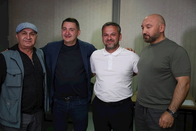 Azərbaycanlı bu ölkədə şəhər meri seçildi — FOTOLAR Azərbaycanlı bu ölkədə şəhər meri seçildi — FOTOLAR