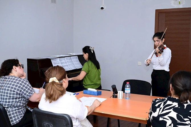 İncəsənət məktəblərində ilk dəfə mərkəzləşdirilmiş buraxılış imtahanları keçirilir — FOTOLAR