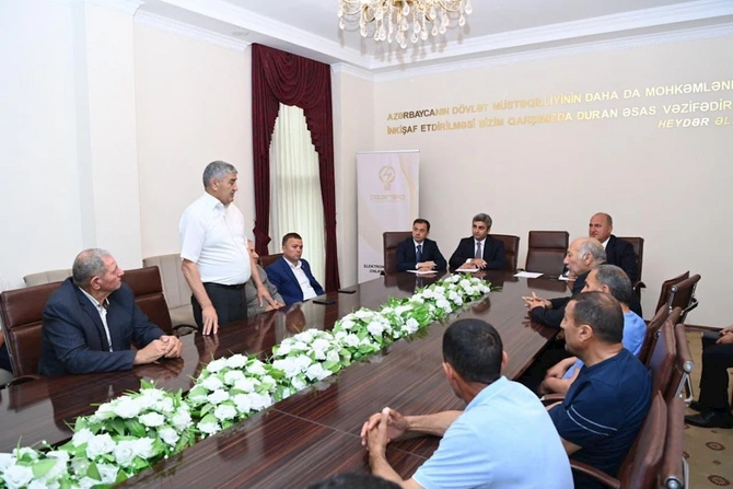 Azərişıq Beyləqanda fermer və sahibkarlarla görüş təşkil etdi — FOTOLAR Azərişıq Beyləqanda fermer və sahibkarlarla görüş təşkil etdi — FOTOLAR