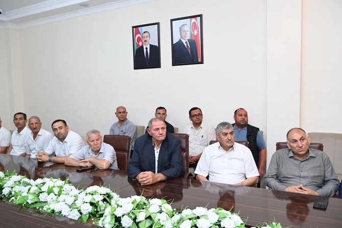 Azərişıq Beyləqanda fermer və sahibkarlarla görüş təşkil etdi — FOTOLAR Azərişıq Beyləqanda fermer və sahibkarlarla görüş təşkil etdi — FOTOLAR