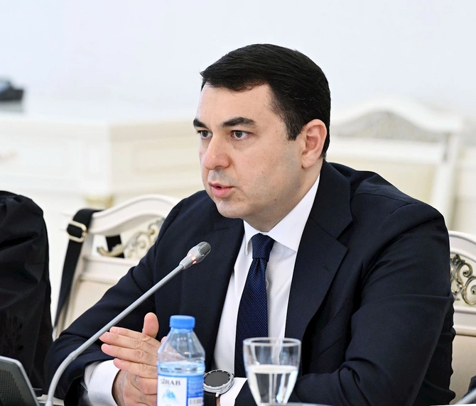 Adil Kərimli: Kitabxana sistemində peşəkarlığı sual altında olan şəxslər də fəaliyyət göstərir
