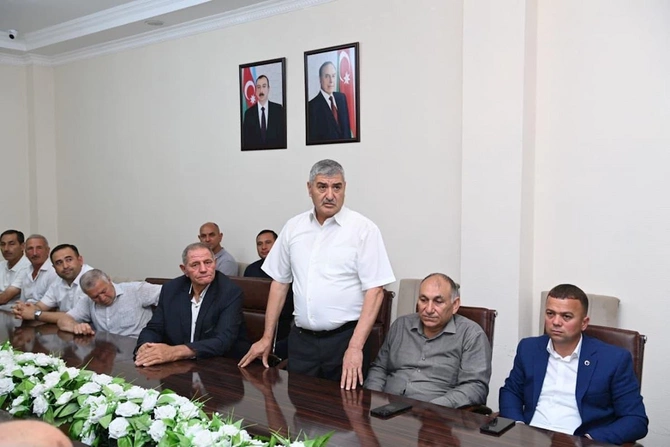 Azərişıq Beyləqanda fermer və sahibkarlarla görüş təşkil etdi — FOTOLAR Azərişıq Beyləqanda fermer və sahibkarlarla görüş təşkil etdi — FOTOLAR