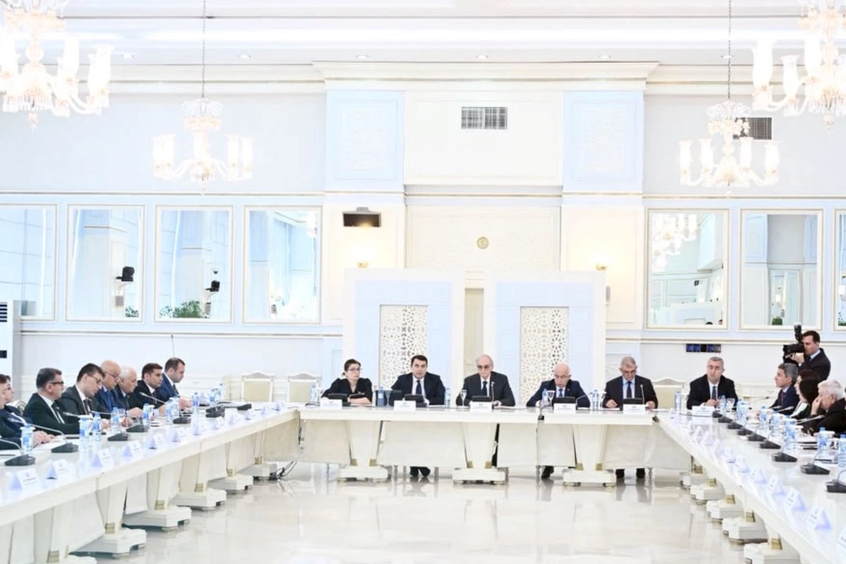 Milli Məclisdə Kitabxana sisteminin mövcud vəziyyəti və inkişaf perspektivləri mövzusunda ictimai müzakirə keçirildi — FOTOLAR