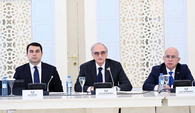 Milli Məclisdə Kitabxana sisteminin mövcud vəziyyəti və inkişaf perspektivləri mövzusunda ictimai müzakirə keçirildi — FOTOLAR