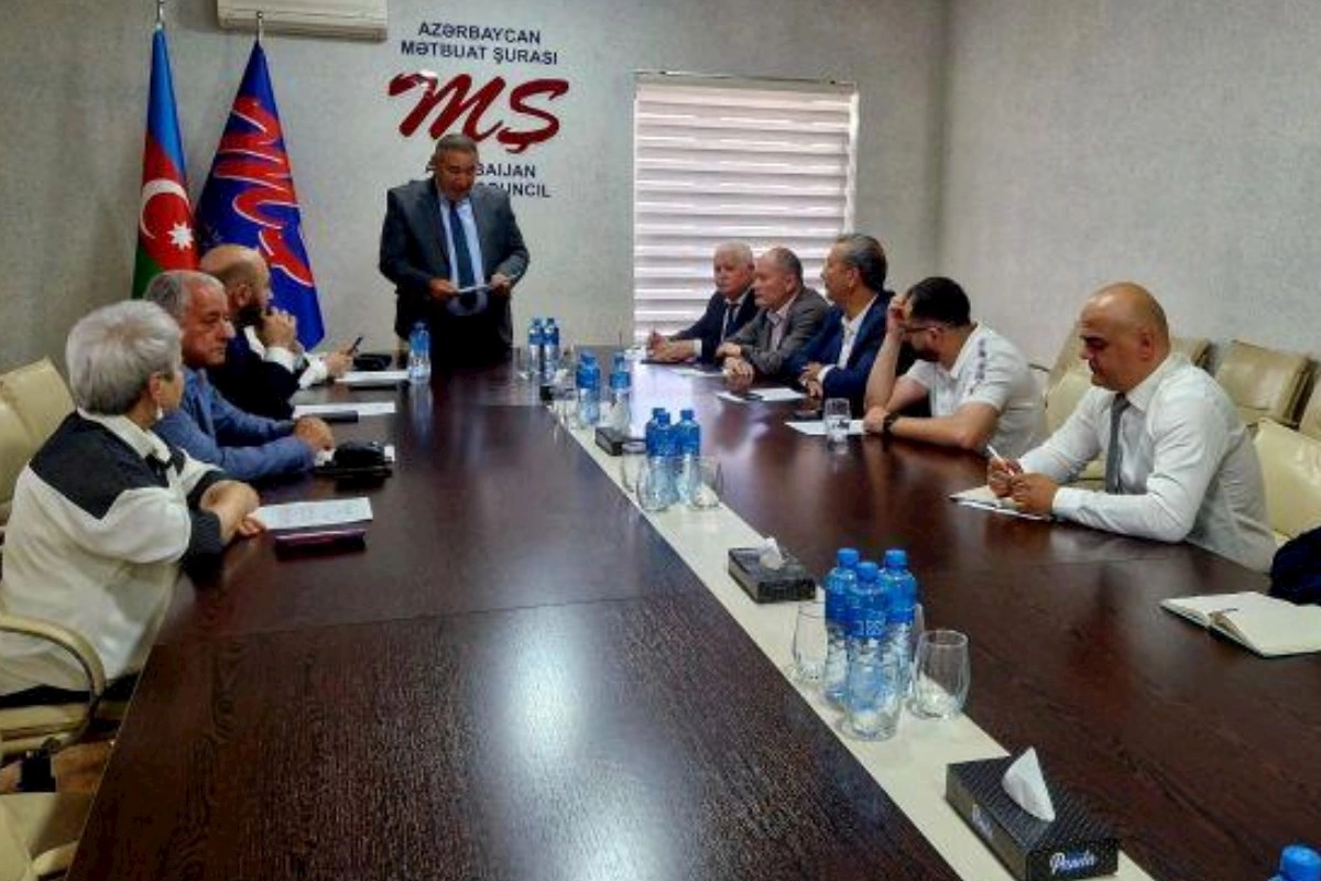 Azərbaycan Mətbuat Şurasının İdarə Heyətinin iclası keçirildi — FOTOLAR