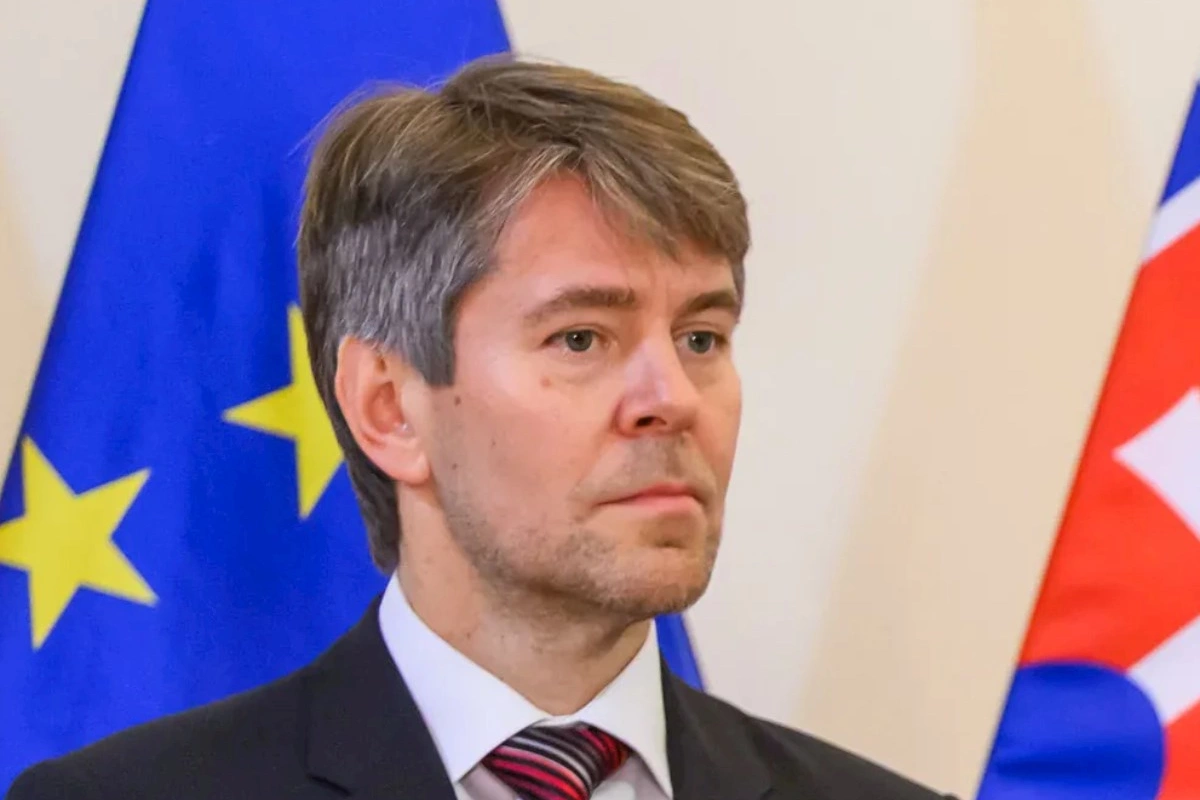 Eştok Azərbaycanda səfərdədir