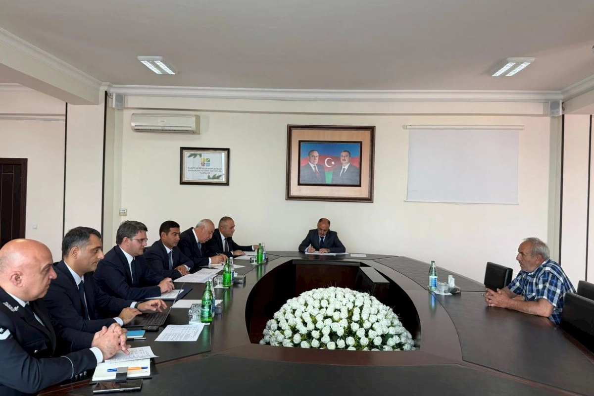 Ekologiya və təbii sərvətlər naziri Naxçıvanda vətəndaşları qəbul edib — FOTOLAR