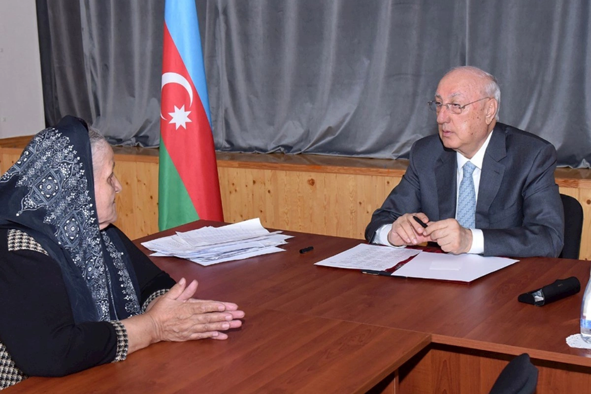 Zakir Fərəcov növbəti səyyar qəbul keçirdi — FOTOLAR