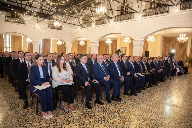 İsmayıllıda aqrar sahədə yeni Dövlət Proqramının müzakirəsi ilə bağlı regional müşavirə keçirilib — FOTOLAR İsmayıllıda aqrar sahədə yeni Dövlət Proqramının müzakirəsi ilə bağlı regional müşavirə keçirilib — FOTOLAR