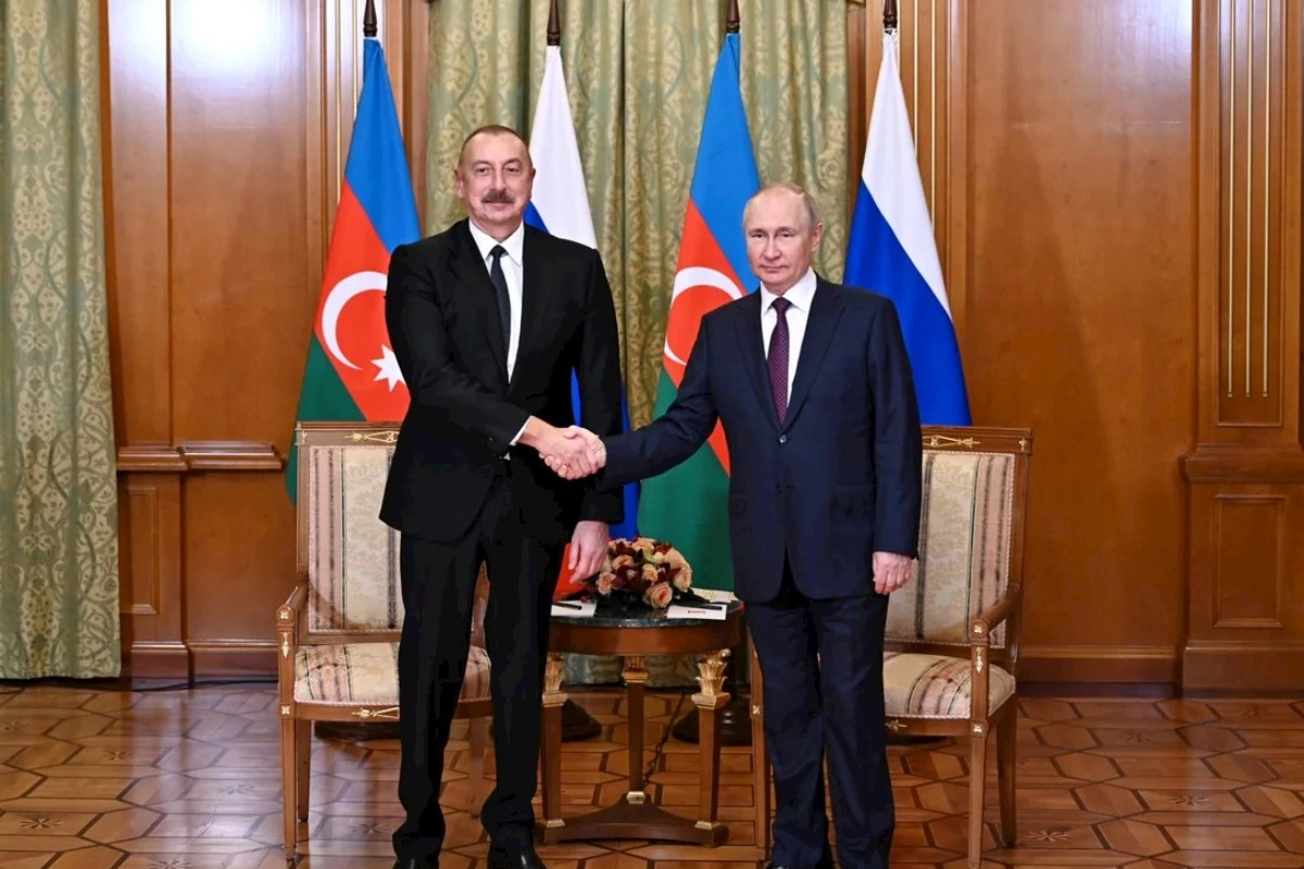 İlham Əliyev Vladimir Putini təbrik edib