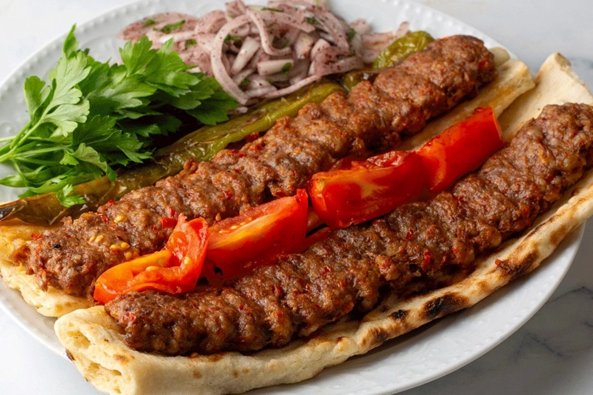 Adana kababı necə hazırlanır? — RESEPT