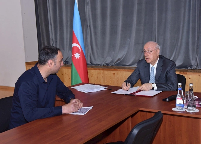 Zakir Fərəcov növbəti səyyar qəbul keçirdi — FOTOLAR Zakir Fərəcov növbəti səyyar qəbul keçirdi — FOTOLAR