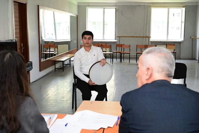 İncəsənət məktəbləri və mərkəzlərində ilk dəfə mərkəzləşdirilmiş buraxılış imtahanları keçirilir — FOTOLAR