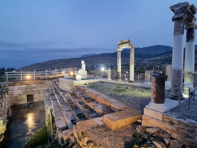 Türkiyənin “Gecə Muzeyləri” layihəsi üçüncü mövsümə başlayıb — FOTOLAR Türkiyənin “Gecə Muzeyləri” layihəsi üçüncü mövsümə başlayıb — FOTOLAR