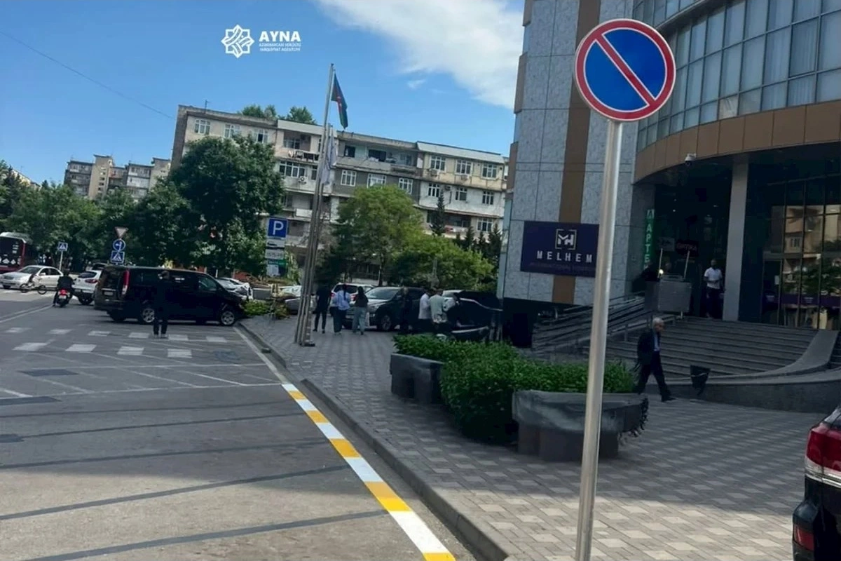Bakında bu ünvanlarda parklanma yerlərinin bəzi hissəsi ləğv edildi — SƏBƏB (FOTOLAR)