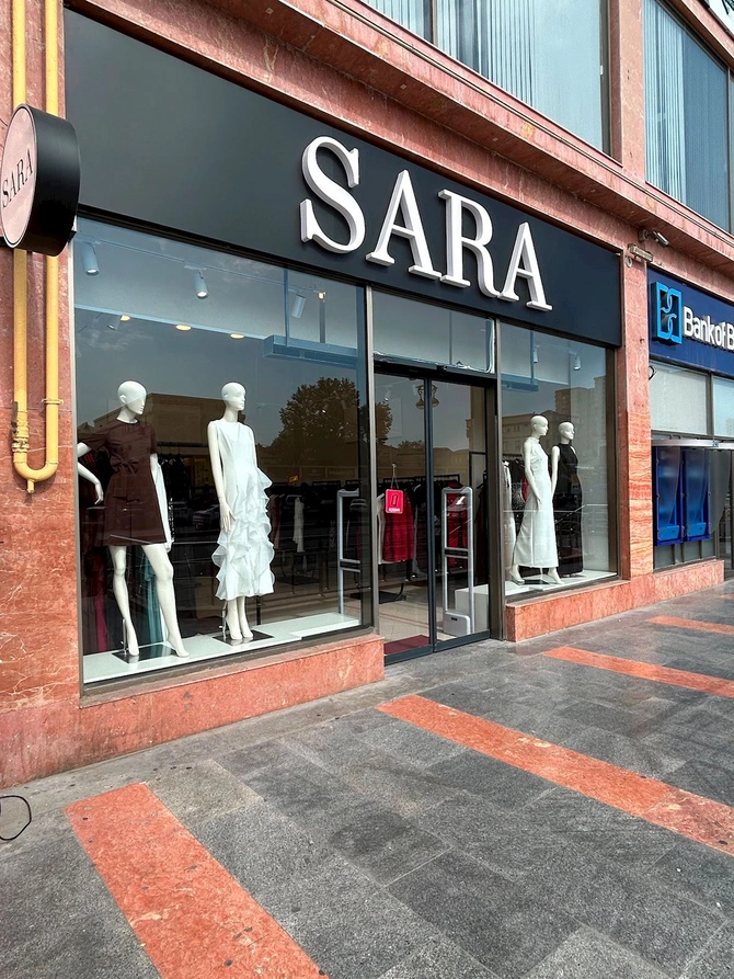 Azərbaycanda 35 illik geyim brendi SARA yeni kolleksiyalar təqdim edir — FOTOLAR Azərbaycanda 35 illik geyim brendi SARA yeni kolleksiyalar təqdim edir — FOTOLAR