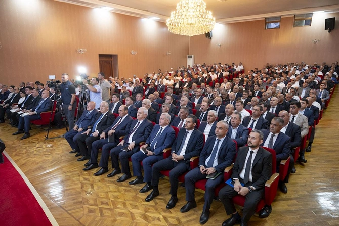 Ağcabədidə aqrar sahədə yeni Dövlət Proqramının müzakirəsi ilə bağlı regional müşavirə keçirilib — FOTOLAR