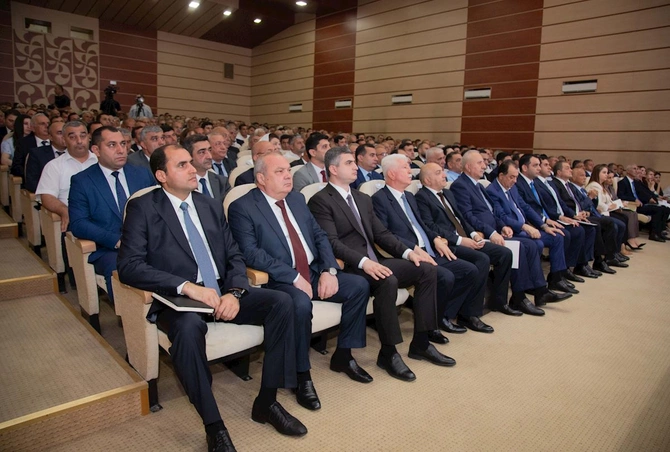 Lənkəranda aqrar sahədə yeni Dövlət Proqramının müzakirəsi ilə bağlı regional müşavirə keçirilib — FOTOLAR