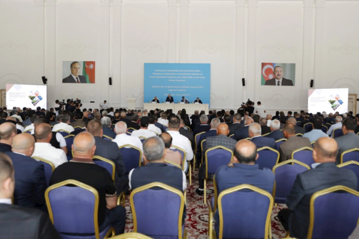Qubada aqrar sahədə yeni Dövlət Proqramının müzakirəsi ilə bağlı regional müşavirə keçirilib — FOTOLAR