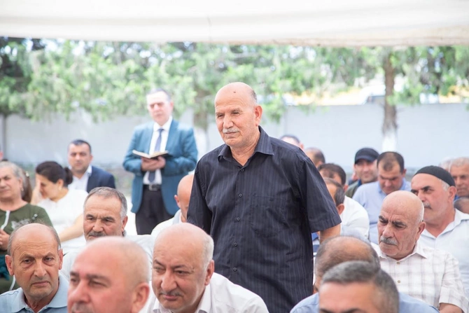 İcra başçısı Seyidsadıqlı kəndində görüş keçirib — FOTOLAR