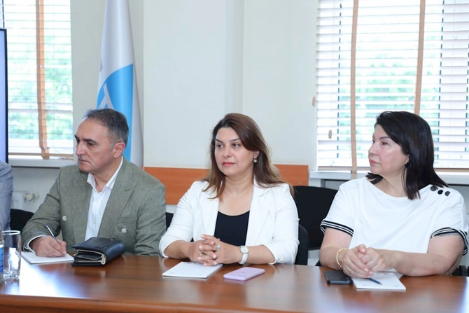 “Mediada Azərbaycan dili” proqramının yekun mərhələsi təşkil olunub — FOTOLAR “Mediada Azərbaycan dili” proqramının yekun mərhələsi təşkil olunub — FOTOLAR